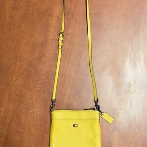 Coach Kitt Messenger Crossbody Yellow Crossgrain Leather | NWOT
